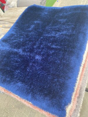 Shag area rug 7x10ft